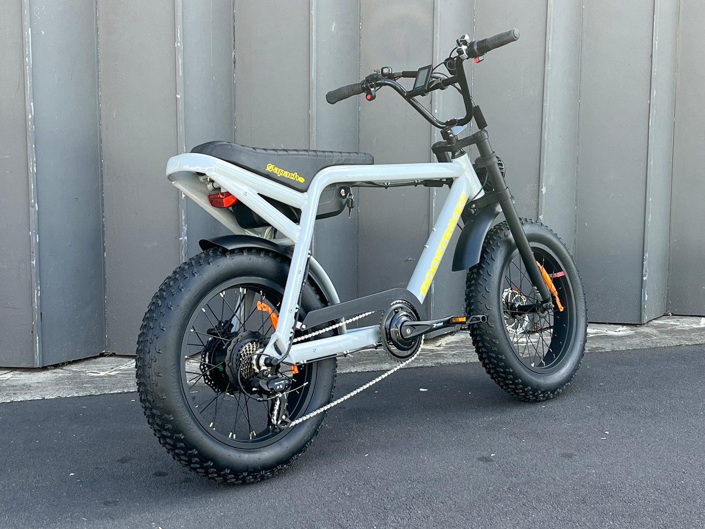 APACHE E-Bike. 20 x 4. Orange or Grey